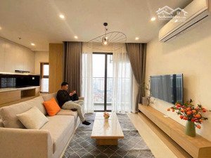 chính chủ gửi bán căn 1n+ diện tích 50m2 khu tonkin tầng trung nội thất cơ bản.lh 