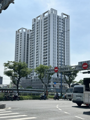 nhận chìa khóa giao tay nhà mới 100% shophouse kinh doanh sầm uất giá chỉ có 35tr/m2 .