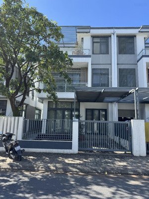 cho thuê biệt thự đẹp tại nguyễn duy trinh, 15 triệu, 160m2, nhiều tiện ích