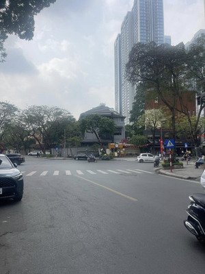 nhà 5 tầng,79m ngõ oto phố vạn bảo,ba đình,giá 50 tỷ,vài bước ra đội cấn,vạn phúc