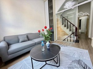 phân lô thái hà - 2 thoáng trước sau - ô tô đỗ cửa chạy vòng quanh - view trước nhà bể bơi - nội