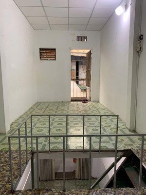 cho thuê nhà trọ riêng biệt 27m2 có 1 lầu suốt 54m2 giá 4tr