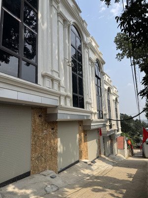 bán nhà tân hoà, quốc oai - 47,5m2 x 3 tầng - ô tô đỗ cửa - giá 3,15 tỷ (có thương lượng )