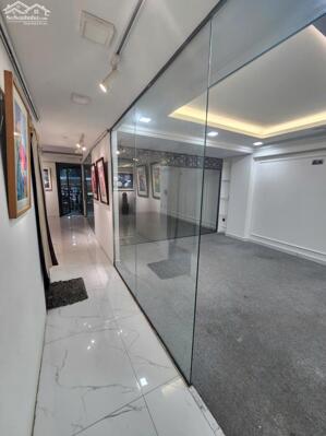 Cho thuê toà nhà văn phòng, mặt tiền đường 40 Thảo Điền Q2, 450m2 1 trệt 3 lầu, giá chỉ 15$/m2, LH: 0388668882 gặp Tâm ( zalo )