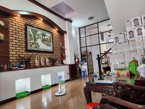 bình thạnh -nhà 5 tầng -đường 12m có lề -78m2 -có học chờ thang máy -18 tỷ-4pn,5wc.