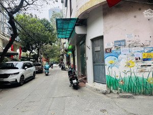 nhà đẹp nguyễn văn huyên trung tâm cầu giấy 40mx6t,mt4m giá11.5tỷ 10m ra ngõ thông ô tô sát phố