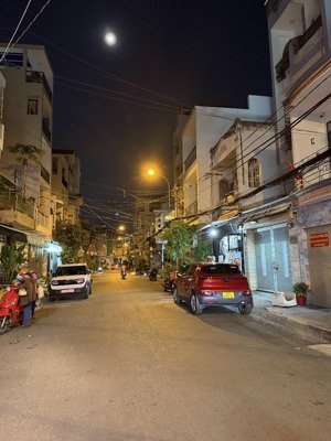 (96m2)âu dương lân-ngang 4m6 x 21m- sổ vuông-nỡ hậu- 3tầng-cách hxh chĩ 20m-6p ngũ-6wc-nhỉnh 9tỷ