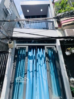 nhà góc 2 mặt tiền quận 7 - sát phú mỹ hưng - nhà mới xách vali vào ở ngay