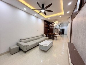 tiktok: cường tỷ
nhà phân lô nguyễn an ninh cách đh bách khoa 1.5km, dt 56m2 có thang máy