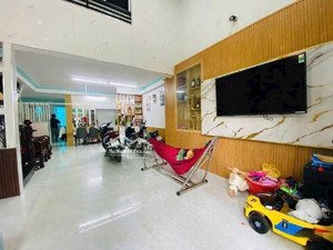 hxh 4,5m. đs59 phạm văn chiêu, p14, gò vấp. 71m2(5,2x15m. nở hậu 5,8m). 3 tầng. chỉ 7tỷ450.