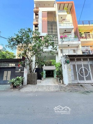 tòa khách sạn 17 phòng hẻm xe tải full nội thất 6 tầng