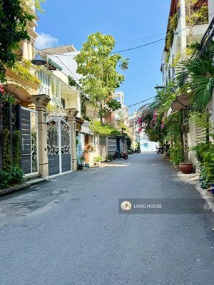 nhà hơn 60m2-hẻm oto 6m- hẻm vip lê văn sỹ-ngay trần quang diệu.