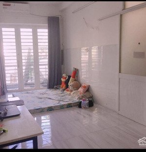 bán gấp nhà đường 6m lạc long quân, 4 tầng đúc, giá 6.1 tỷ