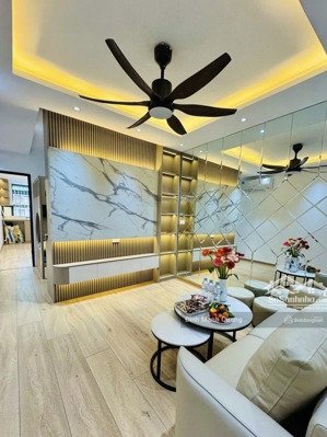 bán nhà riêng tại lạc long quân, 7,9 tỷ, 38m2, 3pn, 4wc, pháp lý đầy đủ, đẹp, nhiều tiện ích