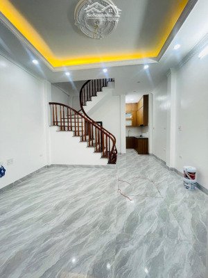 nhà mới đê trần khát chân gần ô tô 37m2 *5 tầng * 3pn, 4wc sổ đỏ đẹp