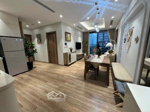 cần bán căn hộ 2pn 2wc 72m2 đủ đồ view hồ , quảng trường ban công đn toà l2 landmark ecopark