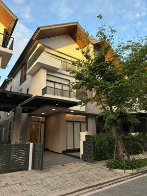 cho thuê nhà mới 100% full nội thất bao phí quản lý có thể vào ở ngay tại id junction