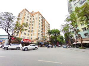 Bán gấp căn hộ chung cư Khu đô thị Định Công, Hoàng Mai, view mặt phố, SĐCC