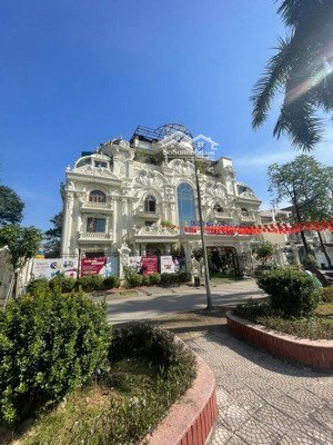 bán biệt thự lô góc kđt cầu bươu, 367m 4 tầng, mặt tiền 36m , giá nhỉnh 59 tỷ.