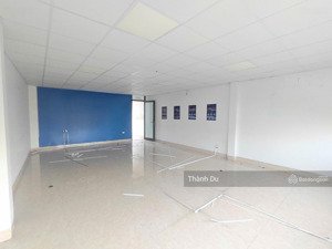 cho thuê nguyên căn nguyễn văn cừ 240m2- 5 tầng, vỉa hè ô tô tránh mặt phố kinh doanh giá 110 tr