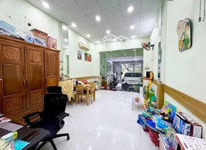 hơn 5 tỷ- 76m2 - 2 mặt hẻm thông xe hơi vào cửa-cây xanh quanh nhà