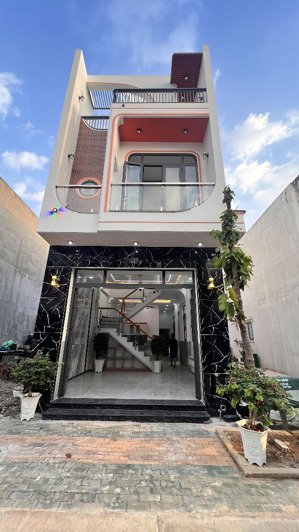 mua nhà đầu năm 2026: view hồ điều hòa, 3pn, sân xe hơi, giá 3.2 tỷ