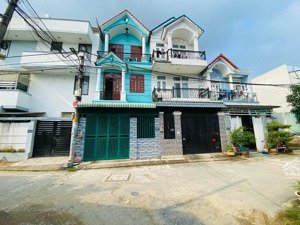 nhà 3 tầng 4pn, đường lò lu quận 9 giá 5,7 tỷ