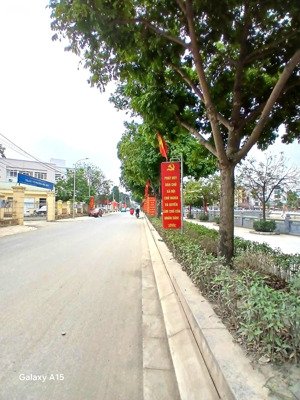 bán gấp ! nhà 4t - mặt đường phú diễn -100m2 - ô tô kd - chỉ 28 tỷ