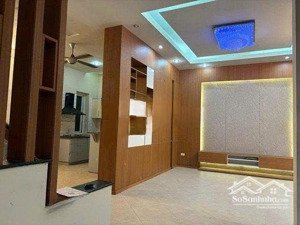 cho thuê nhà 77m*5 tầng, ngõ 307 giảng võ, ba đình, giá 35 triệu.