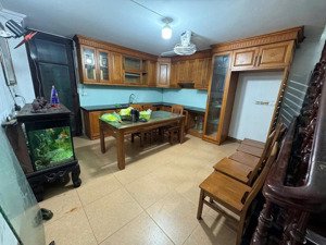 cho thuê nhà ngõ oto, dt 66m*6 tầng, ngõ 6 mạc thái tổ, cầu giấy, giá 25 triệu.