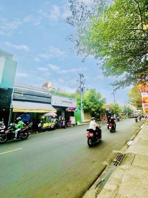 bán nhà mặt tiền thoại ngọc hầu ngang 5.3m nở hậu giá hẻm h 2 tầng 100m nhỉnh 10