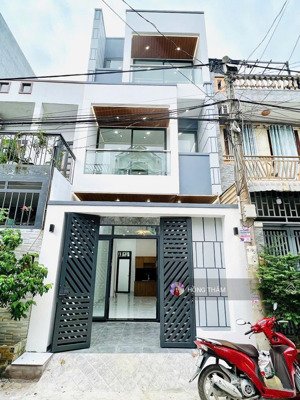 bán nhà chính chủ đường trường lưu quận 9 gần nguyễn duy trinh giá 5 tỷ lh thắm