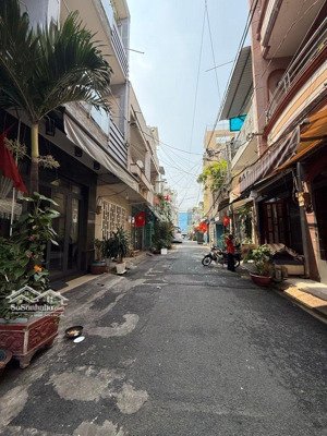 hẻm 7m lê thận q.tân phú-75m2 ngang 4.5-4 lầu btct sân thượng lắp thang máy-9.x tỷ thương lượng!