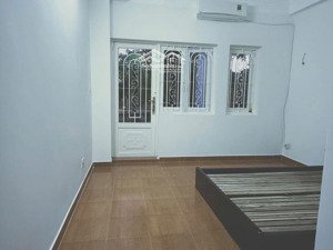 siêu phẩm dòng tiền: nhà 4 tầng lê văn việt - thu nhập 25 tr/tháng - giá 9.99 tỷ