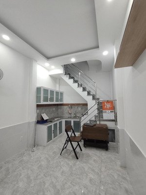 tân bình cách 1 căn ra mặt tiền nhà đẹp 4 tầng btct hoàn công đủ giá 3,95 tỷ
