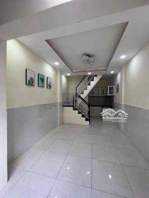 chỉ 4,5 tỷ có ngay nhà trung tâm bình thạnh, cạnh chợ( cây điệp, bà chiểu) gần trường ( học viện cá