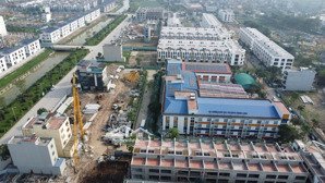 bán liền kề ở ngay tại khu đô thị thanh hà mường thanh, giá chỉ 94 triệu / m2, 117.5 m2 đường 17m