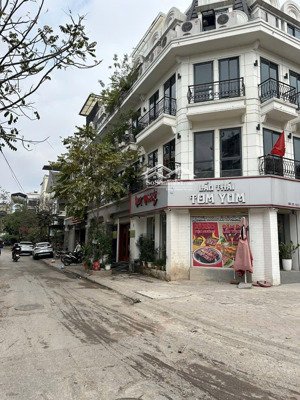 cần bán gấp nhà ngõ 67 phùng khoang 88m 5 tầng 6m mặt tiền kinh doanh vỉa hè 5m ô tô tránh