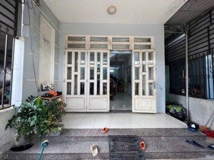 bán nhà hoàn công dĩ an sát trung tâm hành chính