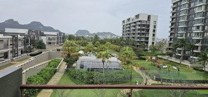 tôi đang cần tiền nên bán căn hộ c3 vị trí mặt biển trong quần thể hyatt đà nẵng, sổ lâu dài.
