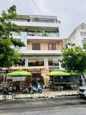 bán nhà mặt tiền ngay điện biên phủ, quận 1. dt: 205,2m2 (8x26m), ctxd: hầm 7 tầng. giá: 76 tỷ