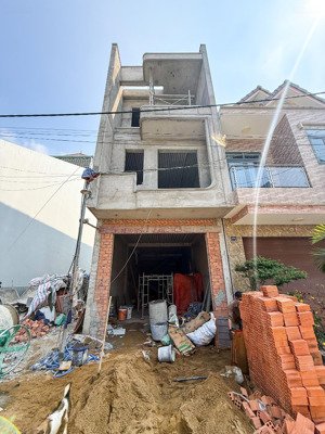 bán nhà 1t2l hoàn công (dt: 90m2 - 4,5m x 20m) kdc cafe lộc vừng thuộc p. bửu hoà. giá chỉ 4,979 tỷ