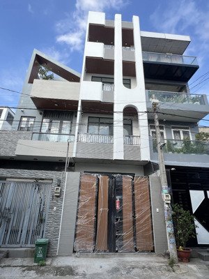 bán nhà mới 4 tầng full nội thất hẻm xe hơi gò cát, phú hữu, q9, giáp q2 - 68m2 - 6,1 tỷ