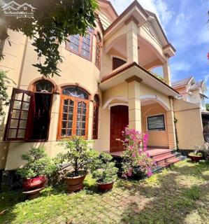 Bán biệt thự Đặng Văn Trơn, Hiệp Hòa, Biên Hòa; 12 x 32, giá 16,9 tỷ.