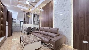 bán nhanh nhà phân lô ngõ 68 cầu giấy 32m 5t rất đẹp thoáng sáng dân trí cao chủ nhà chào 9.8 tỷ