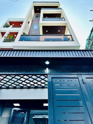 nhà phố 5 tầng có thang máy đường 5m có lề 1/ nguyễn thị kiểu quận 12. giá : 9,79 tỷ