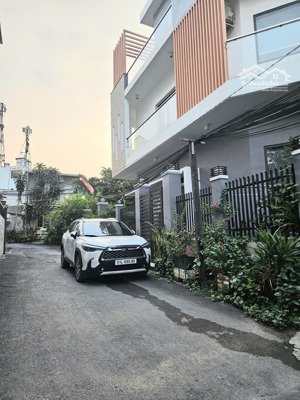 nhà c4, xe hơi vô tận nhà, 134m2, ngang khủng 6m, nở hậu, kế bên lã xuân oai, chỉ với 8.x tỷ