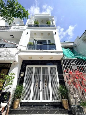 nhà hẻm xe hơi thông - nhà mới 3 tầng - vị trí cực hiếm - sát quận 7 - hơn 5 tỷ