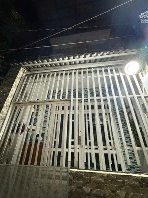 nhà lê đức thọ p17 dt 4.5x15m 1 lầu 4pn có 2 máy lạnh