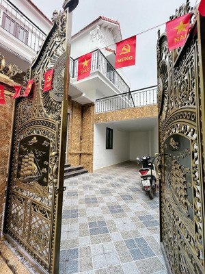 siêu phẩm biệt thự 113m2 sân cổng to đỗ 2 oto tại gia lâm - đẹp long lanh - 3 pn vị trí đẹp nhất